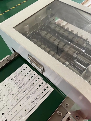 Máquina de desinstalación de PCB con cuchillas de acero de alta velocidad y línea de cinta transportadora