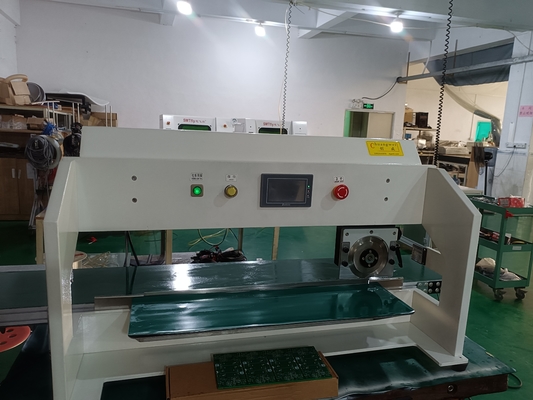 Máquina de separación de PCB de 600 mm de longitud con programación automática de un solo toque