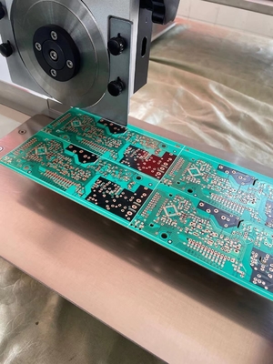 Separación de PCB y paneles LED de 460 mm de longitud con la máquina de separación de PCB SMTfly-1M