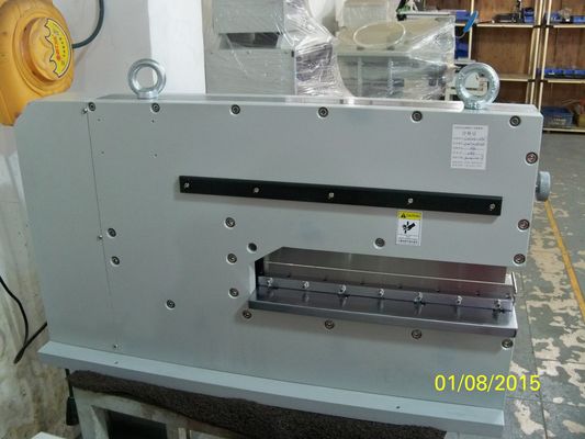 el PWB V de 10W L450mm Max Shearing cortó la máquina para el tablero del alumbre del LED, guillotina del PWB