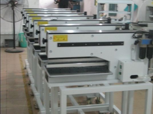 Máquina neumáticamente conducida del separador del PWB con dos cuchillas lineares
