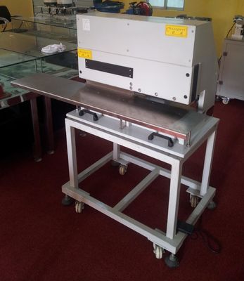 La máquina neumáticamente conducida del separador del PWB FR4, motorizó la máquina CWVC-3 del PWB Depaneling