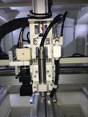 3.0KW máquina del router del PWB Depaneling, máquina de recortar del PWB 5kg/Cm2
